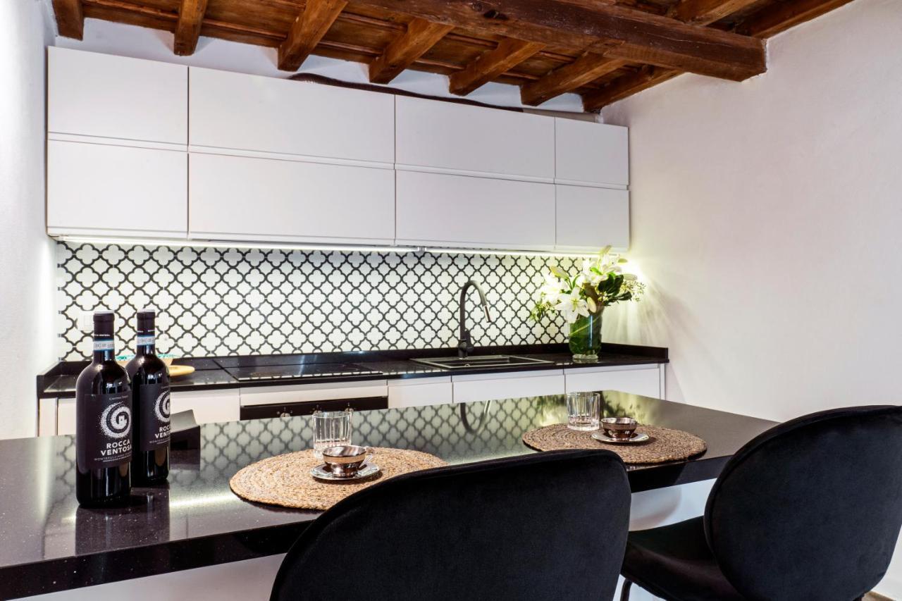 Palazzovilla Historic Building Luxury Suite Florence Exterior photo